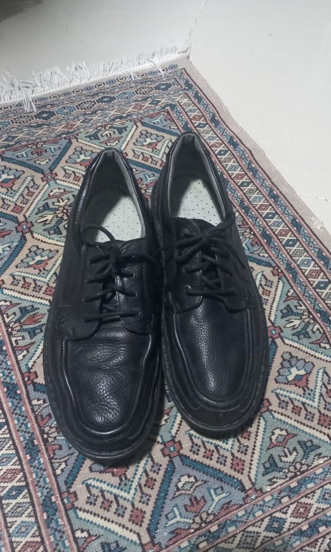 Rockport Black Leather Size 12 (Category: Casual Shoes) located in Gattaran. Submitted by uploadtounload (Listing ID 1425769834, Image 1). Description: .