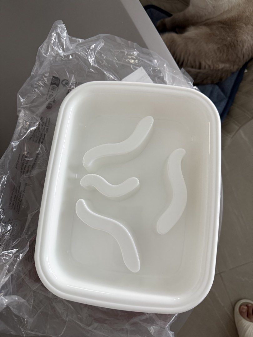 Royal Canin Slow Feeder Bowl (Category: Homes & Other Pet Accessories) located in Manila. Submitted by rain_manoy (Listing ID 1425680174, Image 2). Description: Good for dogs A bit tok big for my cats Brand New still in plastic.