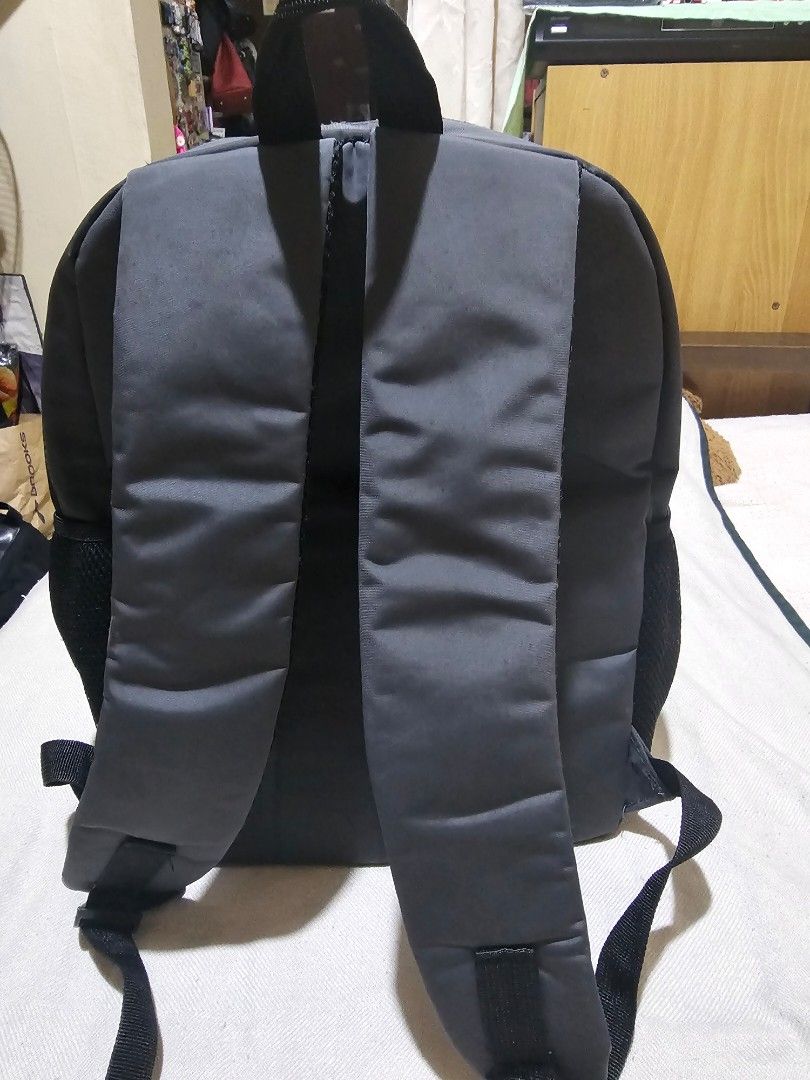 Samsonite Laptop Backpack Bag (Category: Backpacks) located in Quezon City. Submitted by bagsforless16 (Listing ID 1425799683, Image 3). Description: Unisex 3 Zio Compartments Laptop Compartment 2 Side Pockets Lighweight Water Proof Adjustable Strap Size: 15" x 12" x 5.5".