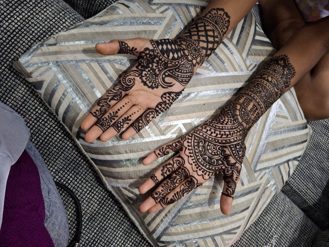 Sid Henna (Category: Hands & Nails) located in Singapore. Submitted by sid_548 (Listing ID 1425817618, Image 9). Description: Henna for Hands.#Hari Raya offer #bridal henna #party henna #festive henna #henna for adults and kids #beautifulhands #Ramzanhenna #Eidulfitrhenna.