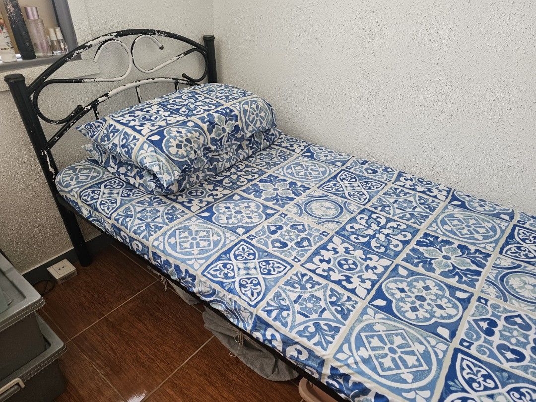 Single Bed Frame (Category: Bed Frames & Mattresses) located in Manila. Submitted by alisbl (Listing ID 1425753092, Image 2). Description: Single Bed Frame for Sale reinforced bed frame (very sturdy) need to be repainted can handle 200kg and 6ft person.