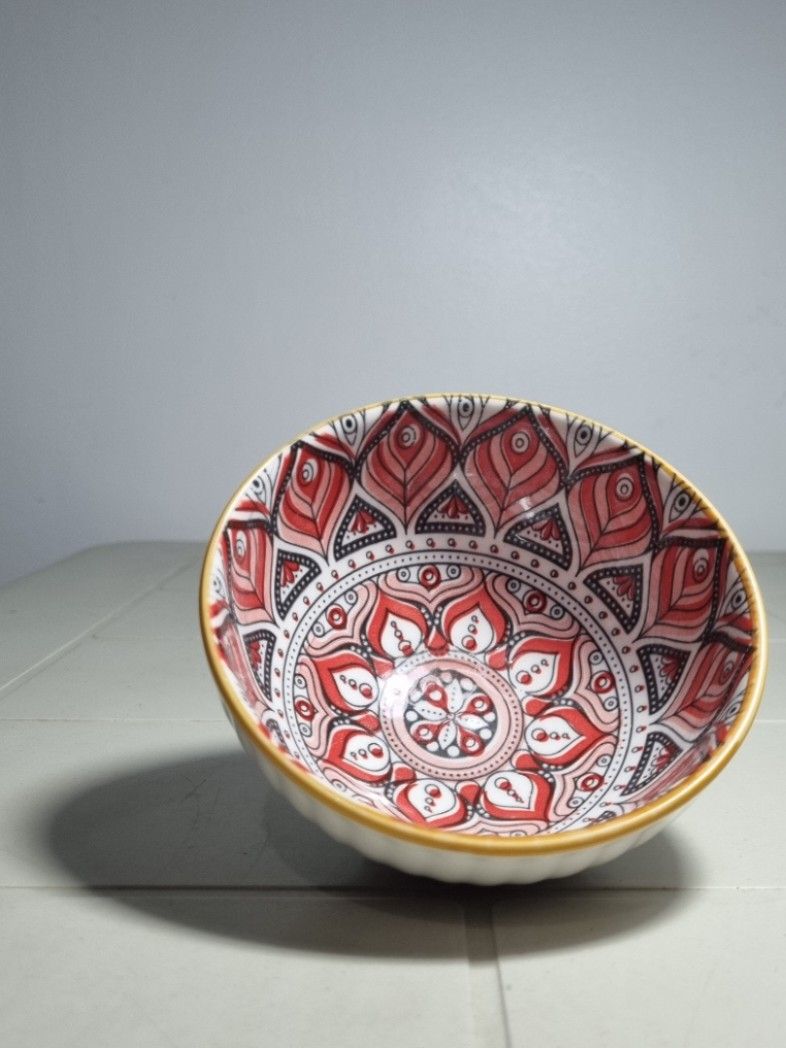Small Ceramic Bowl (Category: Vases & Decorative Bowls) located in Quezon City. Submitted by declutter_bugg (Listing ID 1425723993, Image 1). Description: .