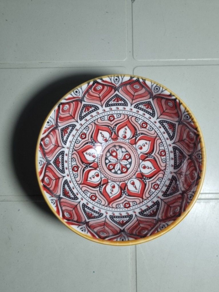 Small Ceramic Bowl (Category: Vases & Decorative Bowls) located in Quezon City. Submitted by declutter_bugg (Listing ID 1425723993, Image 2). Description: .