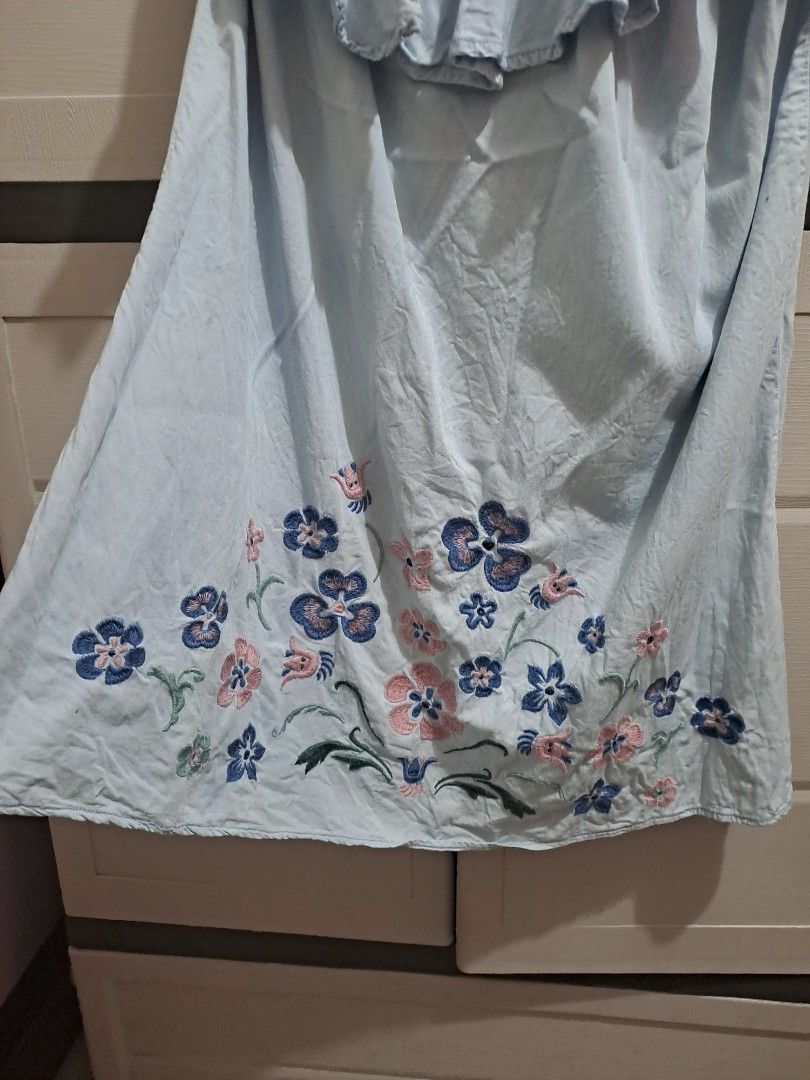 Soft Denim One Off Shoulder Dress (Category: Dresses) located in Pasay City. Submitted by ShopWithCat (Listing ID 1425756051, Image 2). Description: Hey loves! 💕 I’m doing a wardrobe cleanse and letting go of most of my favorite pieces. Everything here is in great condition, either brand new or lightly used, and ready to make someone else’s OOTD shine. ✨ 🛍️ Please note: Payment first policy. Will reserve the item to the person who send the paym
