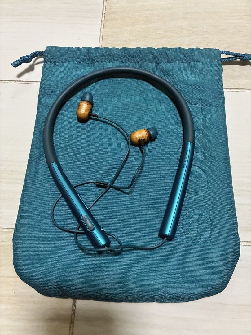 Sony Wireless Neckband Headphones (Category: Headphones & Headsets) located in General Mariano Alvarez. Submitted by lucian91 (Listing ID 1425634557, Image 1). Description: Modified Sony MDR-EX750BT 2.5k Audio & Performance -Driver Unit: 9 mm dynamic, dome type (CCAW VoiceCoil) -Frequency Response: 5 Hz - 40,000 Hz -Impedance: 16 ohm (at 1 kHz) -Sensitivities: 105 dB / mW (when using the dedicated headphone cable) -High-Resolution Audio: Supporte