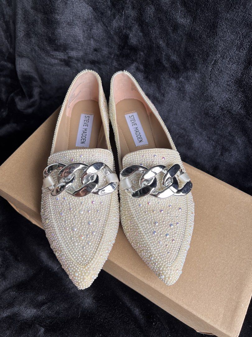 Steve madden famed pearl (Category: Loafers) located in Marikina City. Submitted by 1stuffshop (Listing ID 1425667825, Image 1). Description: Size 5.5 Rfs: small for me.