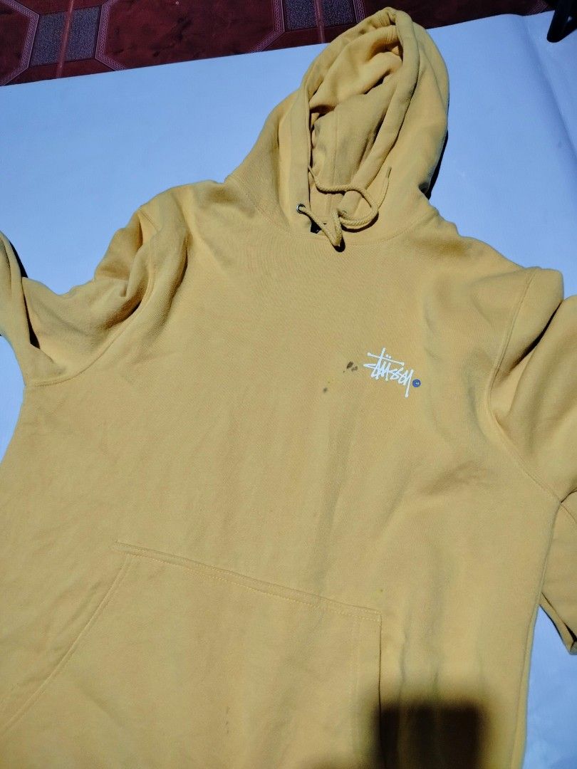 Stussy© Hoodie (Category: Hoodies) located in Maramag. Submitted by awatcil (Listing ID 1425768532, Image 2). Description: Stussy hoodie Authentic W-22 L-29 Condition 9.8/10 Issue- Dot Stains .