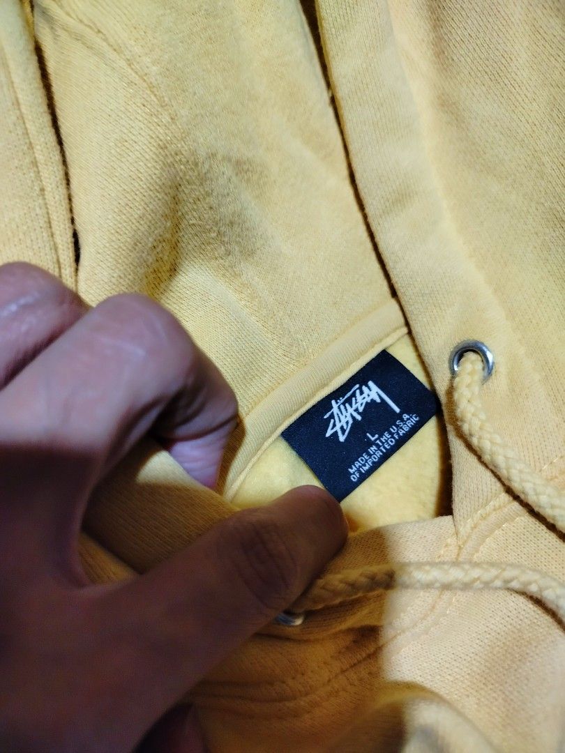 Stussy© Hoodie (Category: Hoodies) located in Maramag. Submitted by awatcil (Listing ID 1425768532, Image 3). Description: Stussy hoodie Authentic W-22 L-29 Condition 9.8/10 Issue- Dot Stains .