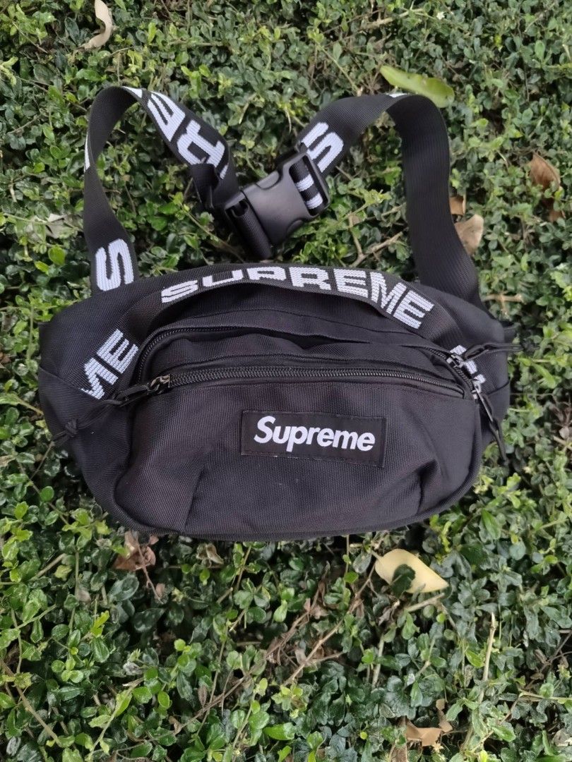 Supreme Waist Bag Black ss18 (Category: Luxury Bags & Wallets) located in Antipolo. Submitted by thriftingmob (Listing ID 1425739073, Image 3). Description: authentic Supreme Waist bag. minimal dents inside (not visible) shipping via jnt 3500 free shipping .