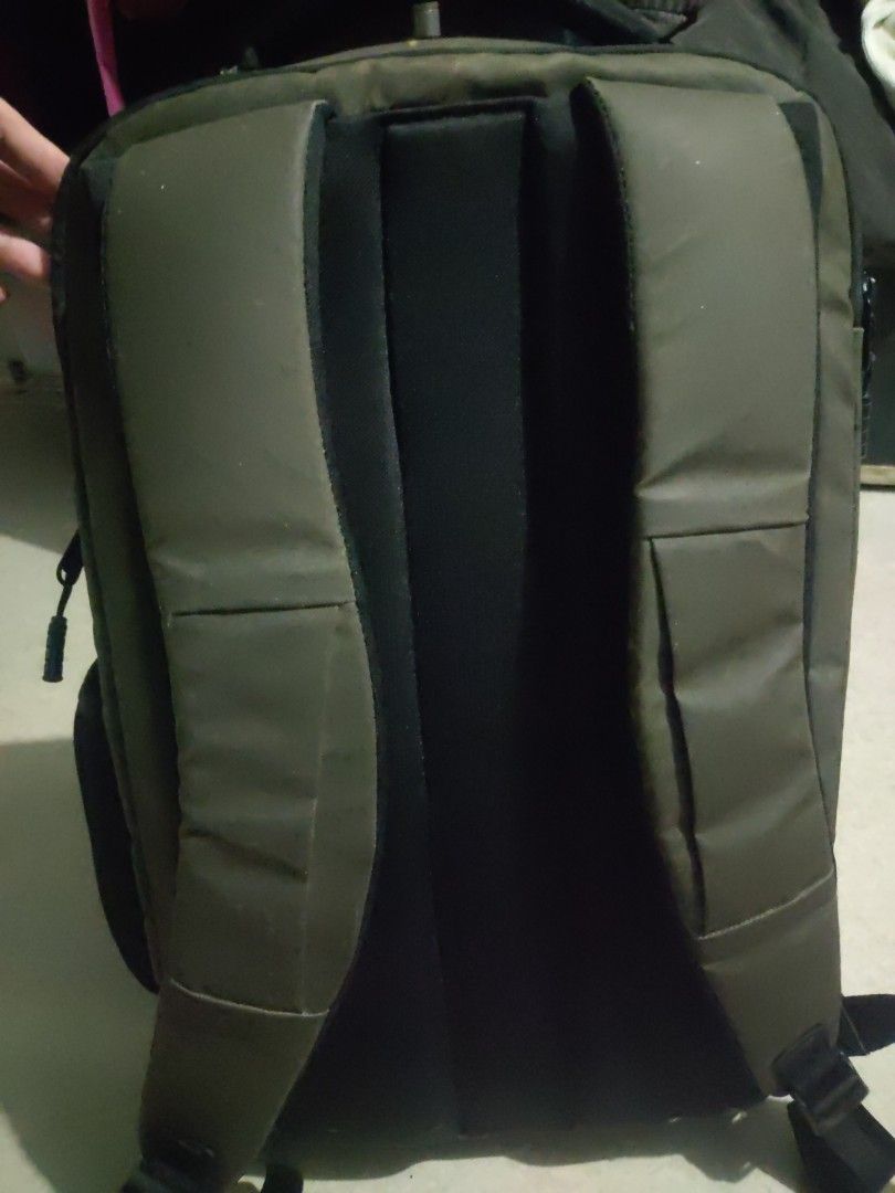 Timbuk2 Backpack (Category: Backpacks) located in Manila. Submitted by downtown_finds (Listing ID 1425753194, Image 2). Description: og price 10-15k restore niyo na lang paldo na negotiable big discount if sure buyer.
