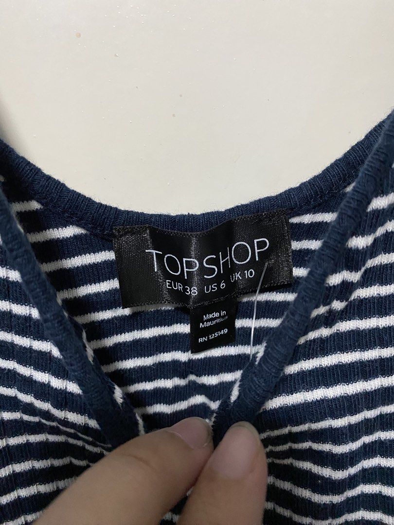 TopShop Tank Top (Category: Others Tops) located in Quezon City. Submitted by jechicami (Listing ID 1425760823, Image 2). Description: Got this from my aunt’s pile of old clothes. Negotiable..