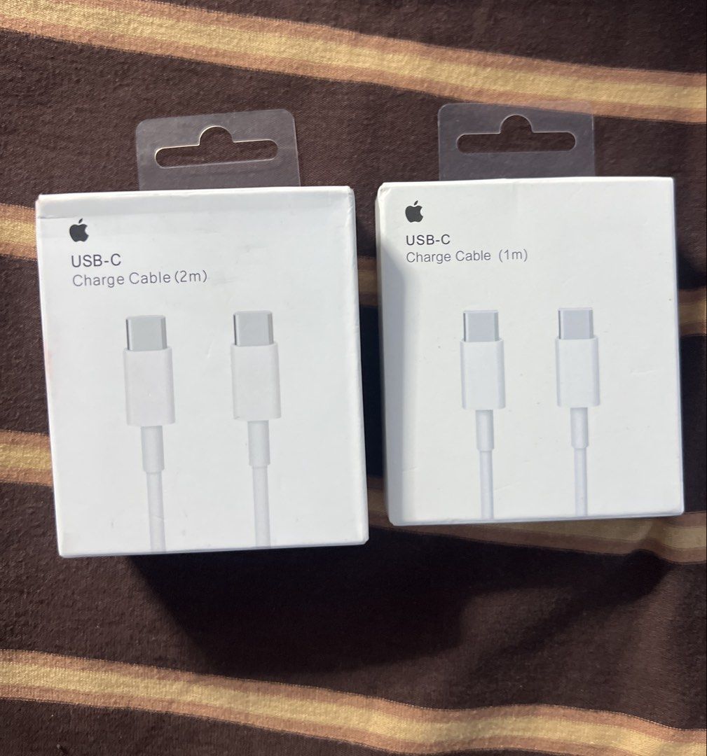 Type-C Cable Macbook 1M/2M (Category: Chargers) located in Manila. Submitted by as_onlineshop11 (Listing ID 1425790719, Image 1). Description: 2M ₱550.