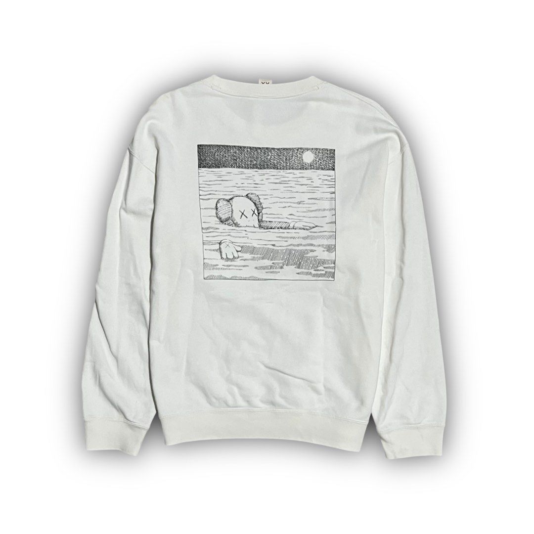 Uniqlo x Kaws Sweater (Category: Activewear) located in Davao. Submitted by lwndvo (Listing ID 1425796116, Image 2). Description: Uniqlo x Kaws Sweater Excellent Uc Dimensions: Width: 22 Length: 27 Issue/s: Stains need hard wash ( natambak sa storage ) Price: 800 + sf.
