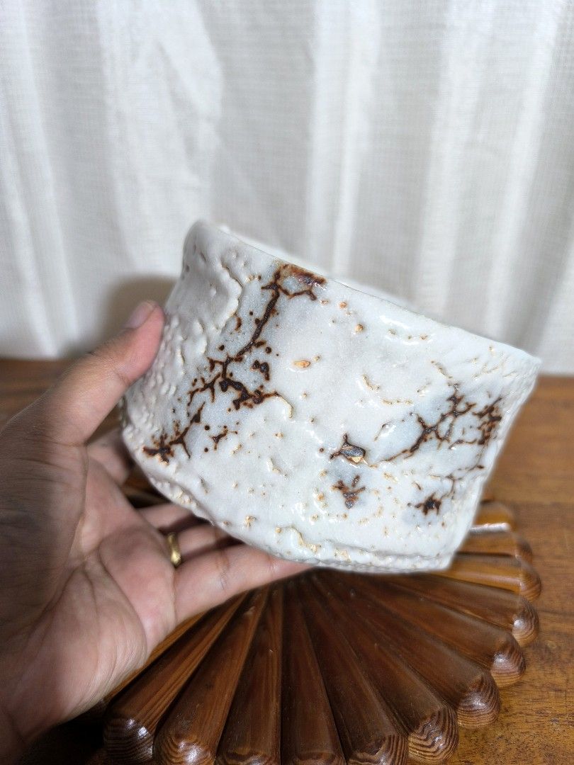 Unique Matcha Bowl (Category: Coffee & Tea Tableware) located in Pangil. Submitted by kopee_matcha (Listing ID 1425798258, Image 3). Description: Stoneware Chawan Big Chawan Super nice in actual Size: D 5.2"x H 4" Price : 520 Mine /M Chasen/Chasen Holder not included *Strickly 2 days reservation only *Payment must be completed within 48 hours. If unpaid, your order will be automatically forfeited and the item/s will be given to the next miner. *N