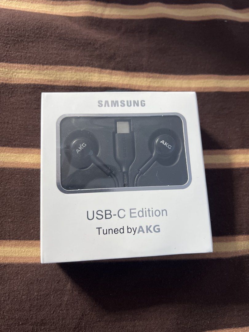 Usb-C Earphone AkG (Category: Earphones) located in Manila. Submitted by as_onlineshop11 (Listing ID 1425791456, Image 1). Description: .