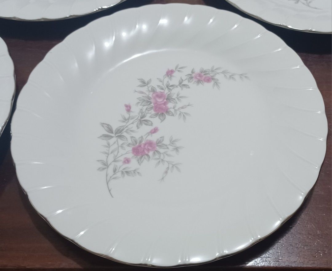 Vintage Peacock Japan Porcelain Dinnerware Set (Category: Dinnerware & Cutlery) located in Quezon City. Submitted by wjmae (Listing ID 1425748088, Image 2). Description: ✨ Item Details: - Brand: Peacock Japan (authentic vintage mark) BRAND NEW, JUST STORED, WITH A BOX ​ - Pieces included: 4 large dinner plates + 4 teacups with matching saucers (total 12 pieces) ​ - Design: Elegant white porcelain with delicate pink floral patterns and scalloped e