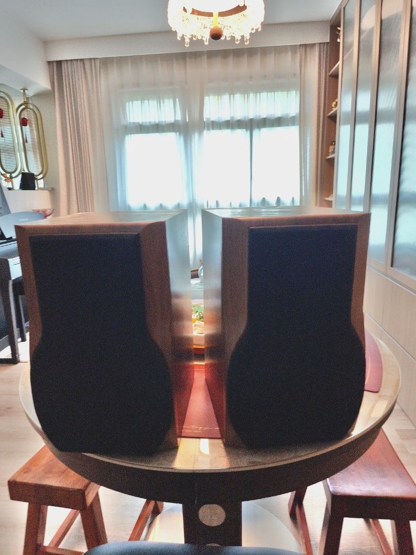 Vintage Wooden Speakers - Excellent Condition