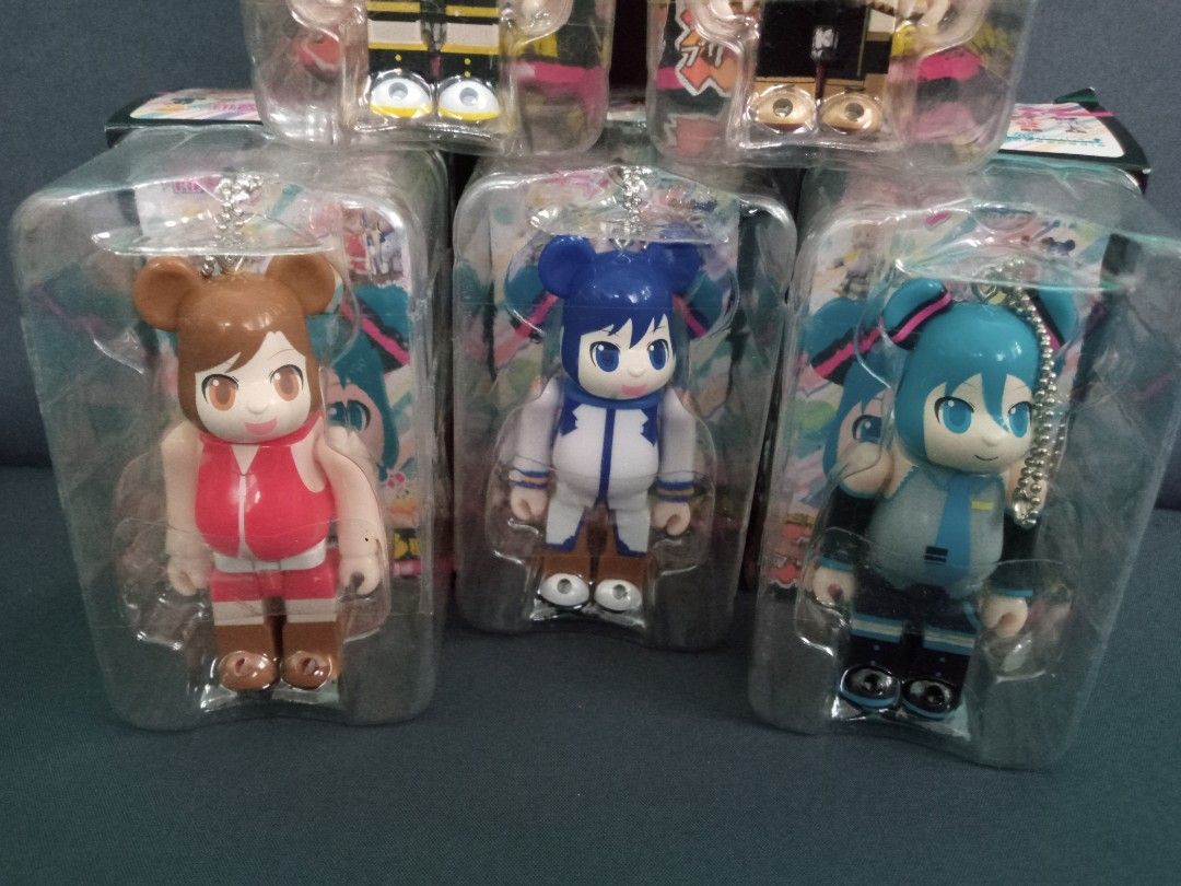 Vocaloid Bearbrick Keychain Set (Category: Designer & Blind Box Toys) located in General Trias. Submitted by dwyane09 (Listing ID 1425728373, Image 3). Description: 300 Each Sold Pink.