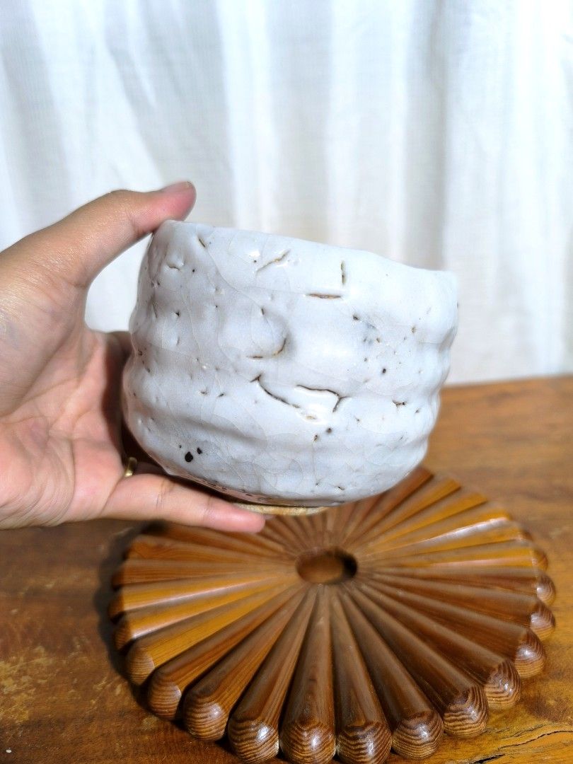 Wabisabi Chawan (Category: Coffee & Tea Tableware) located in Pangil. Submitted by kopee_matcha (Listing ID 1425798636, Image 2). Description: Stoneware Chawan Wabisabi Super nice in actual Size: D4" x H3.9 Price : 220 Mine /M Chasen/Chasen Holder not included *Strickly 2 days reservation only *Payment must be completed within 48 hours. If unpaid, your order will be automatically forfeited and the item/s will be given to the next miner. *No delet