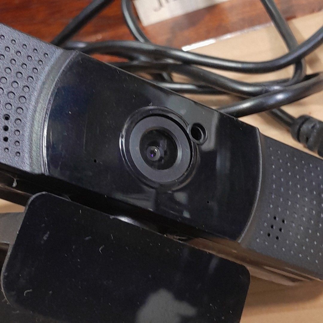 Webcam Full HD (Category: Webcams) located in Las Pinas. Submitted by 84vintage (Listing ID 1425690169, Image 3). Description: Does your laptop have a bad low resolution webcam? Simply plug this in and problem solved. Online classes and meetups are now crispy HD 1080 resolution. Actual photos posted. Please examine them carefully as they are part of the description. --📌 MUST READ Before Dealing with us 📌-- ⚠️Price is posted. No lowballs please.