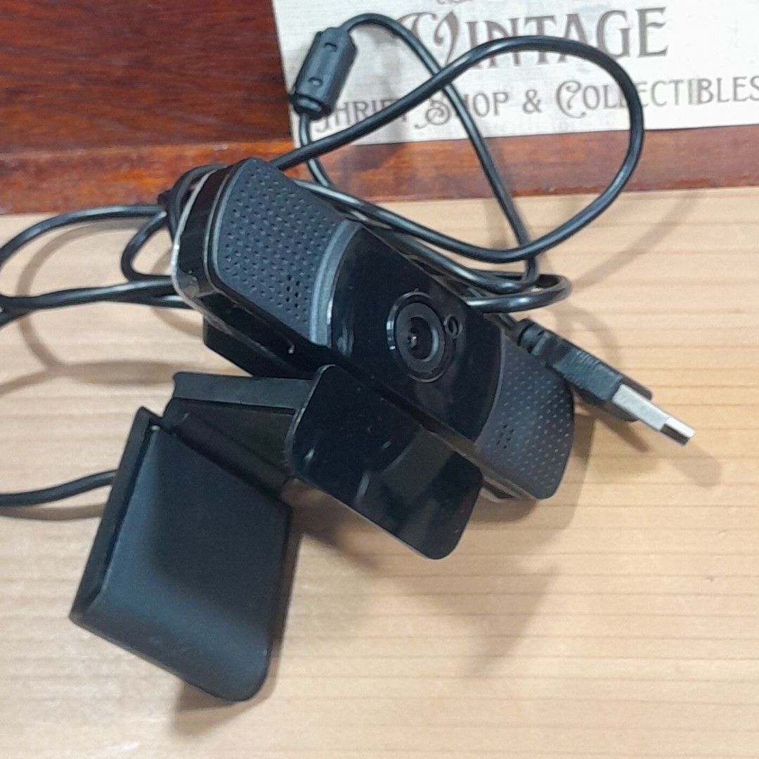 Webcam Full HD (Category: Webcams) located in Las Pinas. Submitted by 84vintage (Listing ID 1425690169, Image 1). Description: Does your laptop have a bad low resolution webcam? Simply plug this in and problem solved. Online classes and meetups are now crispy HD 1080 resolution. Actual photos posted. Please examine them carefully as they are part of the description. --📌 MUST READ Before Dealing with us 📌-- ⚠️Price is posted. No lowballs please.