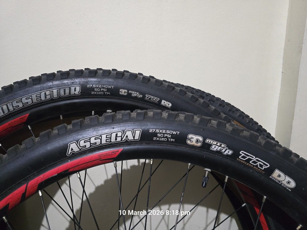 Wheelset enduro mtb (Category: Bicycles) located in Caloocan City. Submitted by abajaalvinjohnc-68700 (Listing ID 1425761170, Image 2). Description: Wheelset for sale Stock wheelset galing merida one sixty 700 2021 RIMS: merida expert tr alu 29mm 32h Maxxis disector 27.5 x 2.40 Maxxis assegai 27.5 x 2.50 Makapal pa as seen on pic Never pinang trail SLX HUBS- TA BOOST Front/ rear Not sure sa spokes pero double butted Google na lang ung merida one 