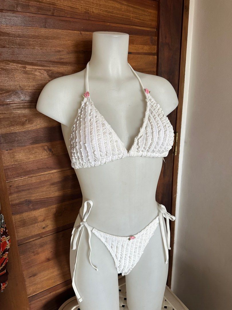 White Bikini Set with Sarong (Category: Bikinis & Swimsuits) located in Manila. Submitted by AngelResty (Listing ID 1425705240, Image 2). Description: 3 in 1 super cute.