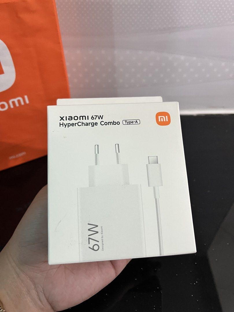 Xiaomi HyperCharge Combo (Category: Chargers & Cables) located in Manila. Submitted by declutterwithnicole (Listing ID 1425705291, Image 2). Description: Bought from Xiaomi Store with receipt and paperbag. Never been used. Brandnew.