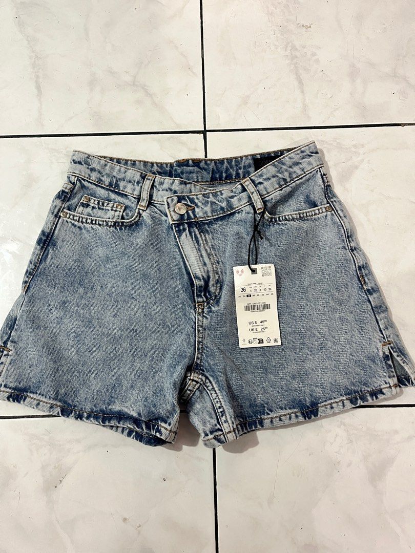 Zara Denim Shorts (Category: Shorts) located in Manila. Submitted by declutterwithnicole (Listing ID 1425705846, Image 1). Description: Brandnew with Tag Never been used.