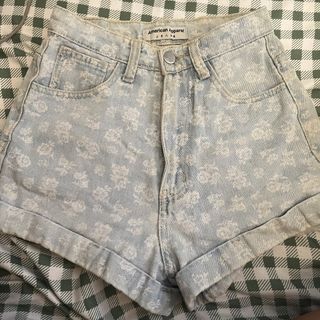 (Category: ) located in . Submitted by lvc.d (Listing ID 1425823082, Image 1). Description: .