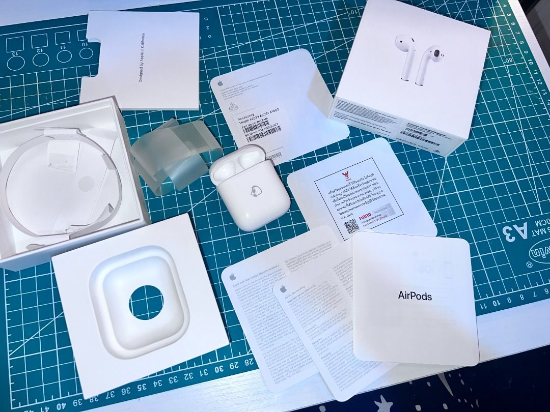 Apple Airpods 2nd Generation (Charging Case Only) (Category: Headphones & Headsets) located in Paranaque City. Submitted by raffy_wh02 (Listing ID 1425994269, Image 1). Description: Apple Airpods (2nd Generation) NEGOTIABLE > Serial Number: H3KJ1ME3LX2Y > Charging case only, lost the airpods 2 or 3 years ago in a grab. > Has chicken engraving > Negotiable > Ordered through apple website SF will be shouldered by the buyer via J&T.