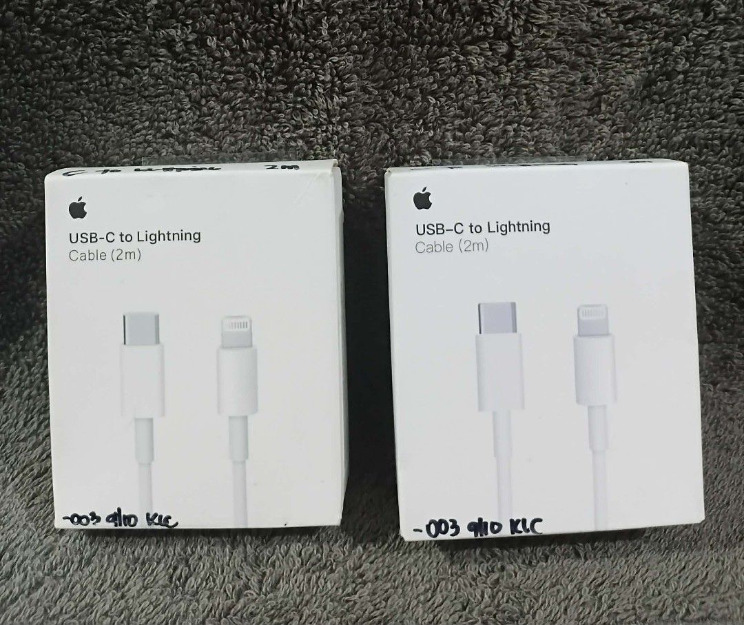 Apple USB-C to Lightning Cable (2 meters) (Category: Chargers & Cables) located in Manila. Submitted by cutieava (Listing ID 1425889595, Image 2). Description: ⚡ Key Features: • Original Apple USB-C to Lightning Cable • 2 meters (6.6 ft) length – extra convenience and flexibility • Supports fast charging for iPhone and iPad when used with USB-C power adapter • High-quality build for durability and reliable charging • Supports data syncing and cha