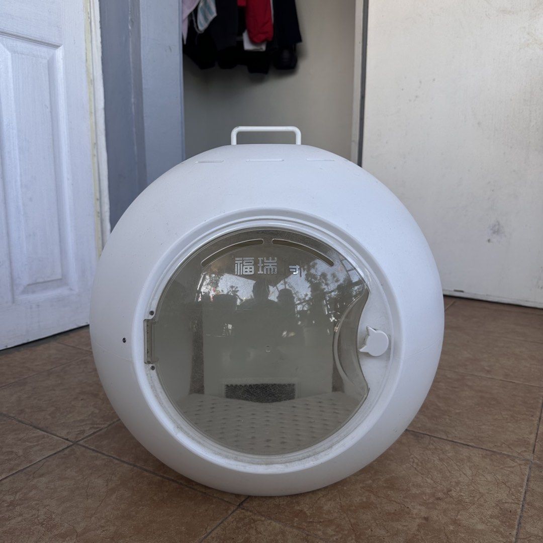Automatic Grooming Pet Hair Dryer Box (Category: Health & Grooming) located in Calamba. Submitted by alyssuhks (Listing ID 1425931516, Image 1). Description: - Automatic Dog Grooming Pet Hair Dryer Box - 60L Spherical Pet Drying Box - Bottom-Up Blowing and 360 D - Bought for ₱9,000 - RFS: Nakatambak nalang.