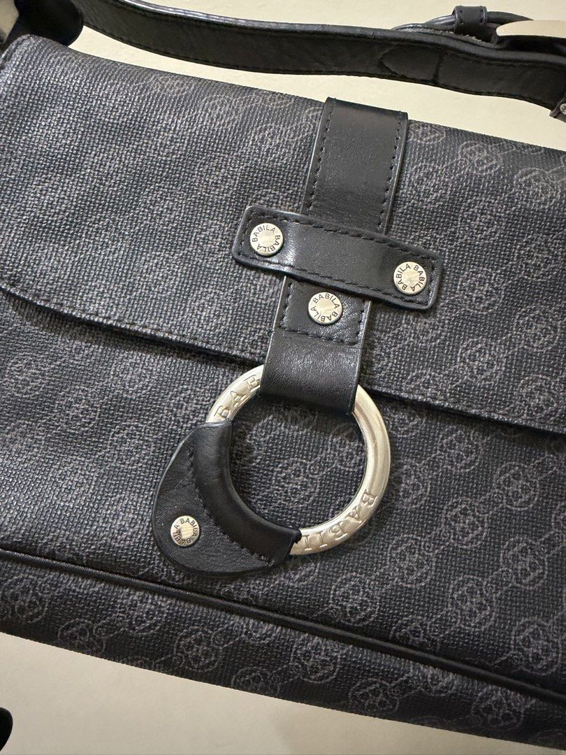 Babila Kili bag (Category: Luxury Bags & Wallets) located in Makati City. Submitted by jeon_wonw00 (Listing ID 1425988075, Image 3). Description: Vintage babila kili bag.