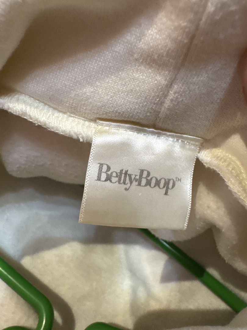 Betty Boop Hoodie (Category: Coats, Jackets and Outerwear) located in Manila. Submitted by shaineee (Listing ID 1425920955, Image 2). Description: - cream color - authentic betty boop - fits m-l .