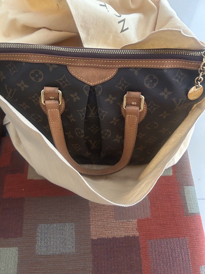 Buy 1 Get 1 LV Palermo and Multiple Cite (Category: Luxury Bags & Wallets) located in Manila. Submitted by nobletree-f203 (Listing ID 1425829656, Image 1). Description: Like new buy 1 get 1 LV bags.