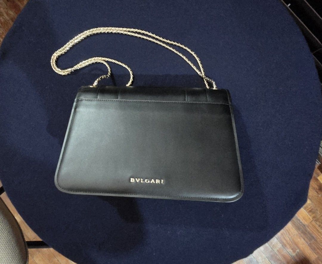 Bvlgari Serpenti (Category: Luxury Bags & Wallets) located in Paranaque City. Submitted by dclutterqueen (Listing ID 1425875216, Image 3). Description: Bvlgari Serpenti Bag Medium size 💯 Leather in Black 🇯🇵Acquired preloved from Japan 👜 Measures approximately 25x 16 cm ⭐️ Comes with mirror, no dustbag.