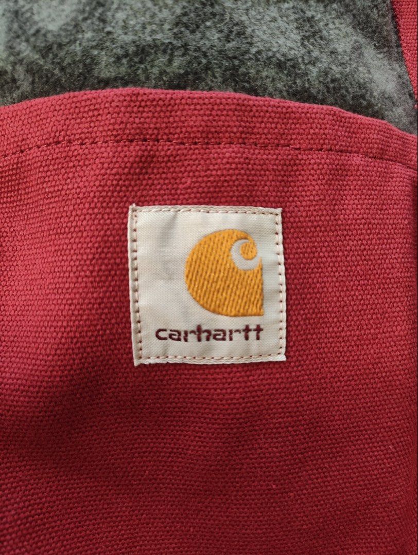 Carhartt Detroit Red (Category: Coats, Jackets and Outerwear) located in Taguig. Submitted by tee.clutter (Listing ID 1425953747, Image 2). Description: -Bought in Vietnam .