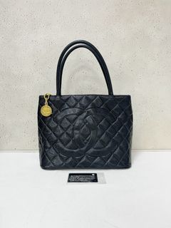 (Category: ) located in . Submitted by collynluxurybag (Listing ID 1425906910, Image 1). Description: .