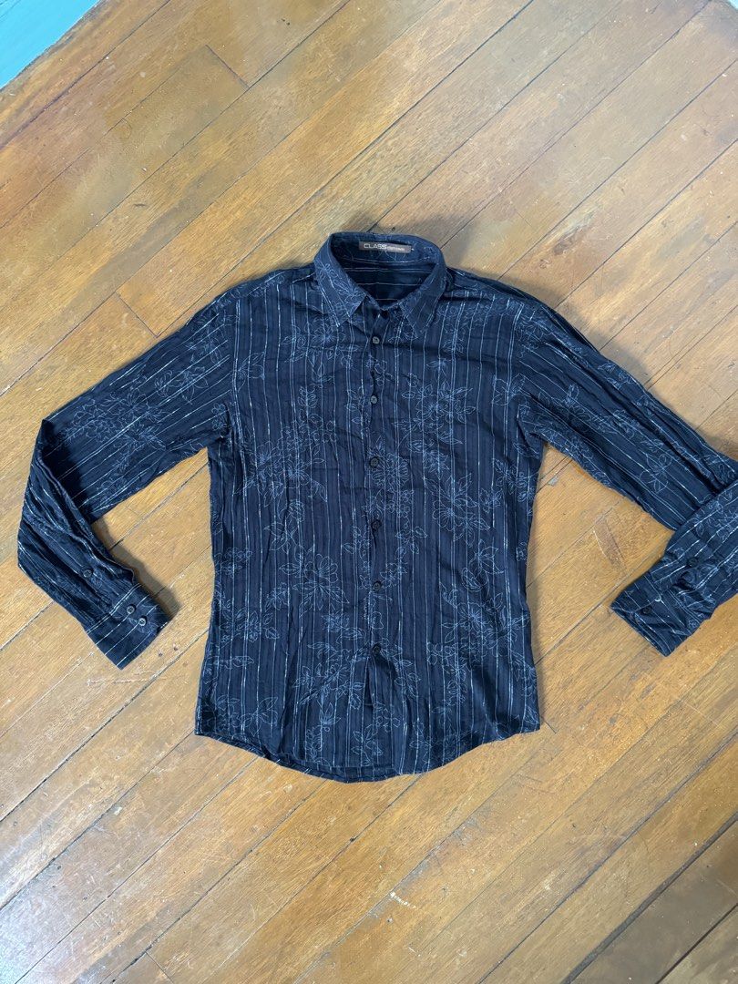 Class Roberto Cavalli Black Floral Shirt (Category: Formal Shirts) located in Quezon City. Submitted by keoff (Listing ID 1426003311, Image 1). Description: .