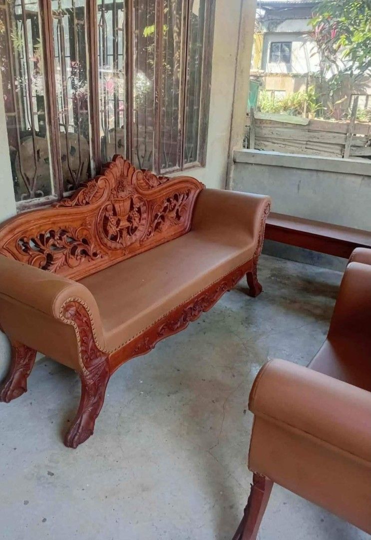 Cleopatra sofa Narra set (Category: Sofas) located in Caloocan City. Submitted by unniesunnies (Listing ID 1425948456, Image 2). Description: 3 pc sofa set upholstered location/pick-up: Tuguegarao City price: negotiable .