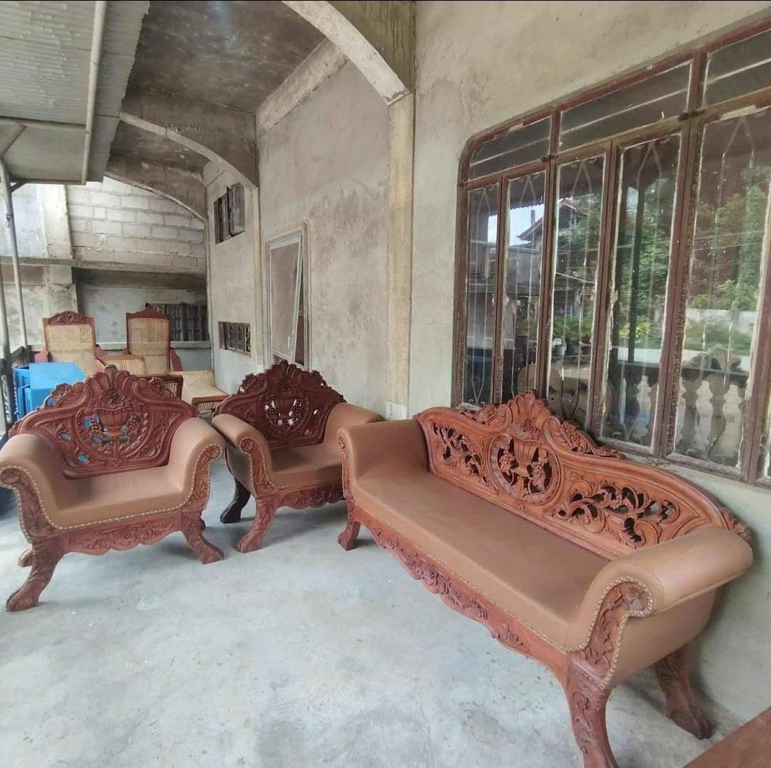 Cleopatra sofa Narra set (Category: Sofas) located in Caloocan City. Submitted by unniesunnies (Listing ID 1425948456, Image 3). Description: 3 pc sofa set upholstered location/pick-up: Tuguegarao City price: negotiable .