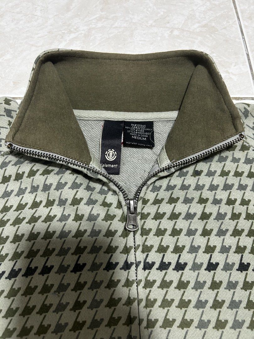 ELEMENT JACKET (Category: Activewear) located in Kuala Lumpur. Submitted by panjievtstore (Listing ID 1425951824, Image 3). Description: ‼️POS DFOD‼️ ‼️NEGO‼️ PIT 22 LABUH 27 pm for any required .
