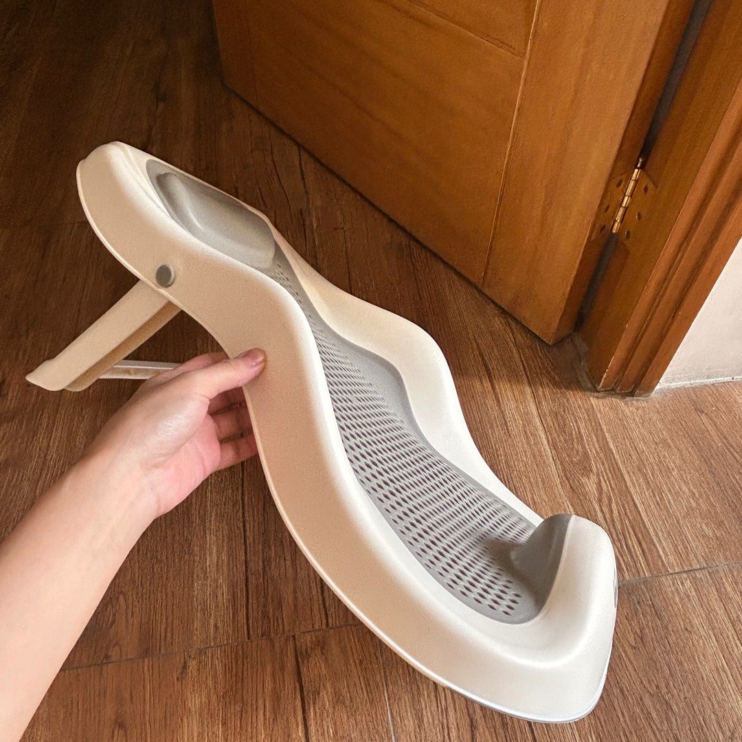 Ergonomic Bath Support (Category: Bathtub & Bath Accessories) located in Quezon City. Submitted by jaja.20 (Listing ID 1426003866, Image 2). Description: Check photos to see original price Lp posted.