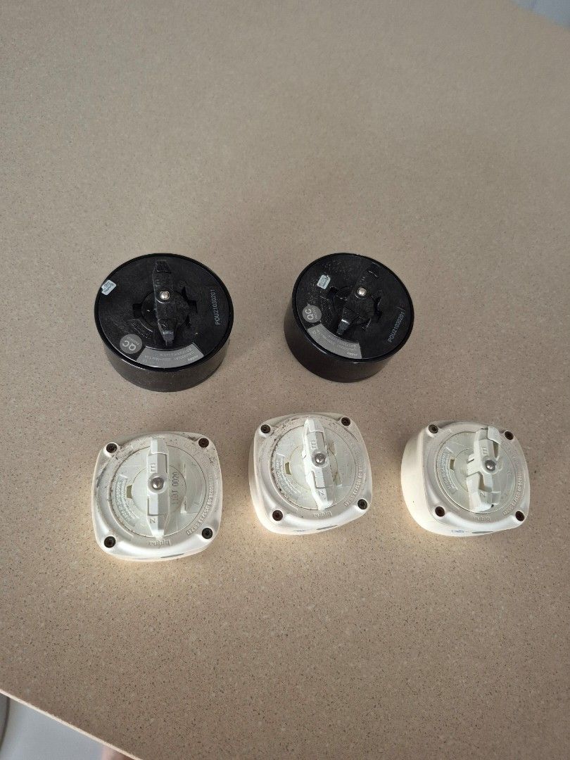 Eubiq UK Plug Adapters - Black and White405997610704588801