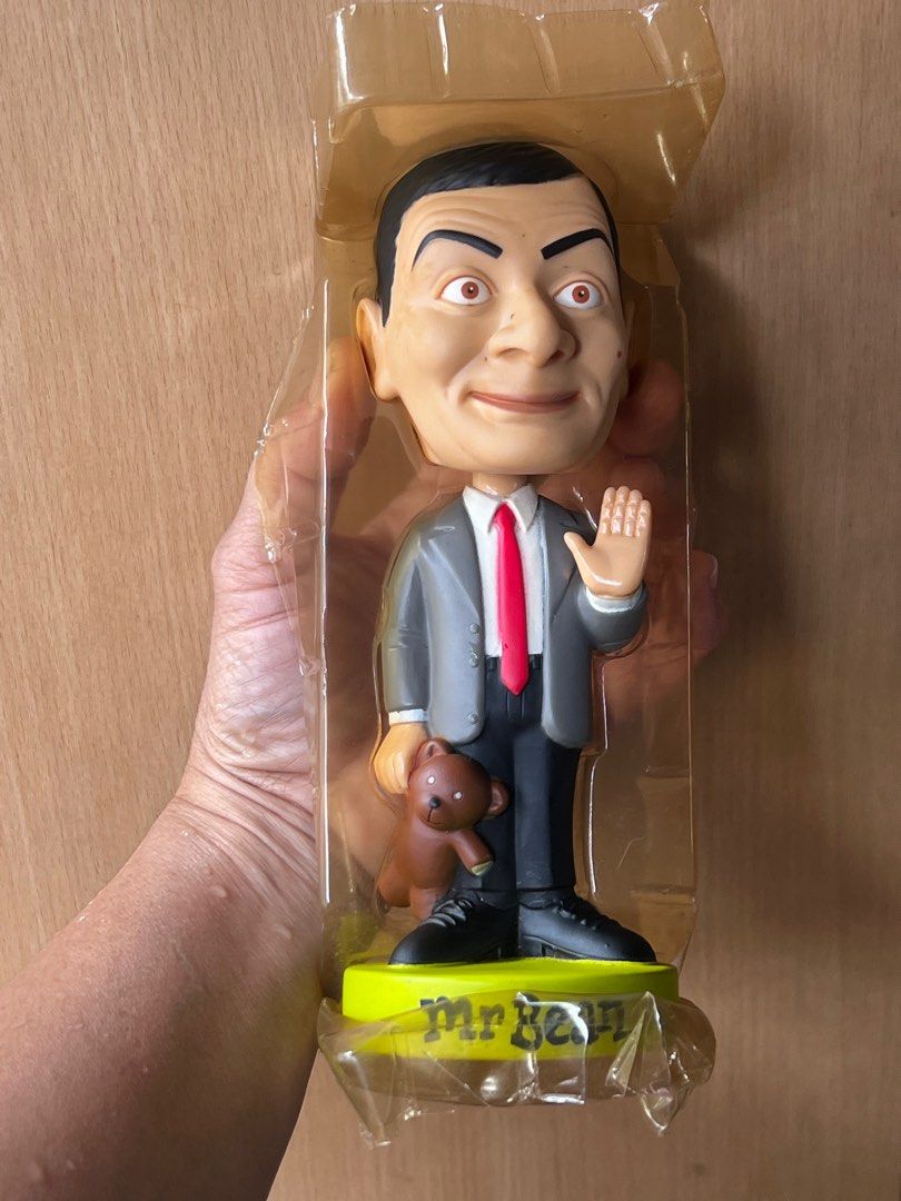 FUNKO 2007 Mr. Bean Rowan Atkinson (Category: Figurines & Statues) located in Davao. Submitted by riccirici (Listing ID 1425325133, Image 3). Description: FUNKO 2007 Mr. Bean Rowan Atkinson Wacky Wobbler Bobble-Head Figurine 7” Please see photos for full details and visible flaws Actual item may slightly vary from the picture cleaned stains (stand) Pay first policy. No holds Price 1,500 php + Shipping cost J&T Bank transfer Gcash .