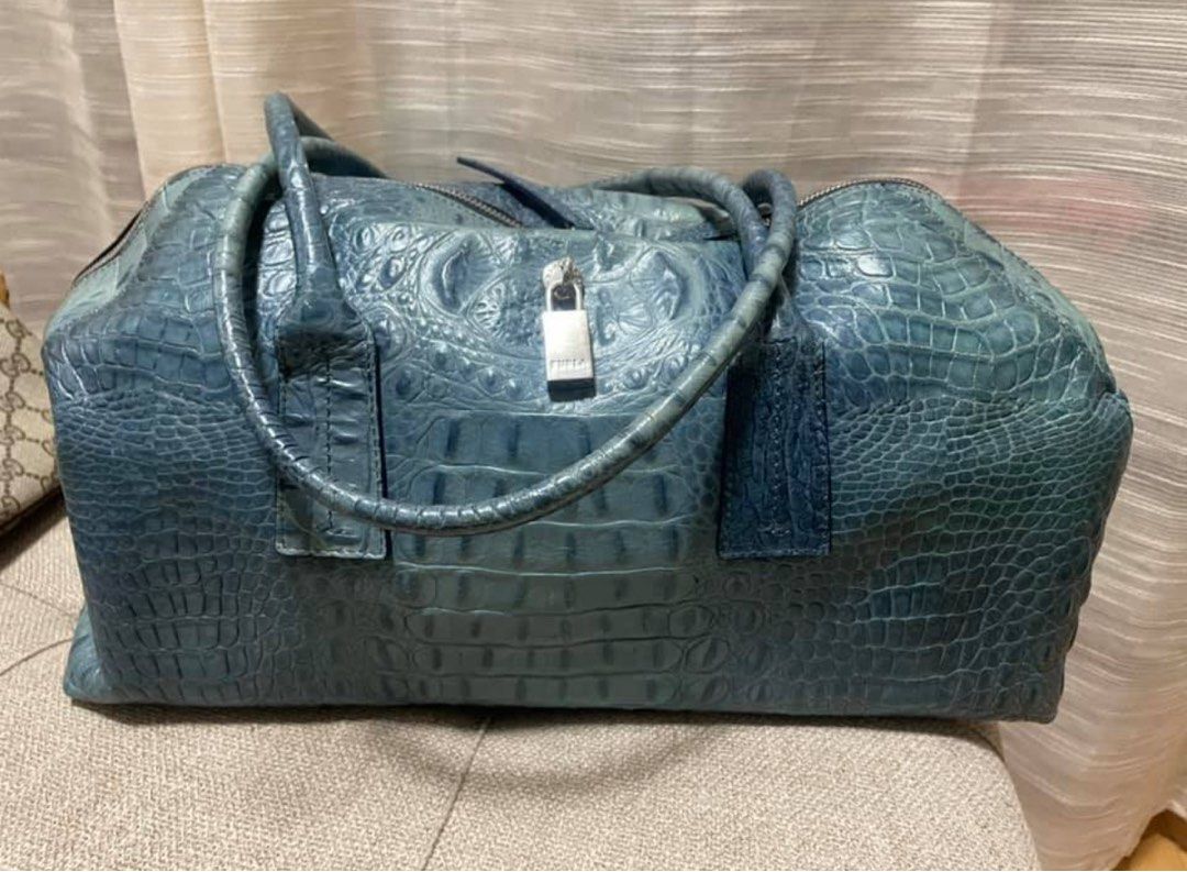 Furla Crocs Skin leather (Category: Luxury Bags & Wallets) located in Quezon City. Submitted by alexapowers (Listing ID 1425880916, Image 1). Description: Original Furla Crocs Skin leather Shoulder Bag With dustbag only Rank AB Good condition Php 6500 only.