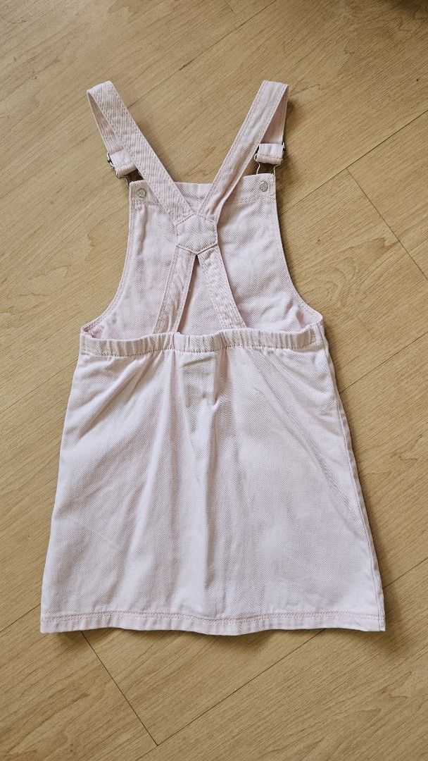 GEORGE Peppa Pig Pink Jumper (Category: Babies & Kids Fashion) located in Paranaque City. Submitted by babythings (Listing ID 1425884088, Image 2). Description: - No stains - No issues - Stylish design - Made with durable denim material.