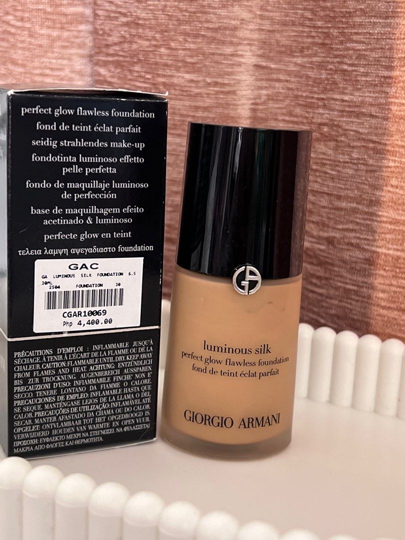 Giorgio Armani Luminous Silk Foundation 6.5 (Category: Makeup) located in Bacoor. Submitted by preloveditemsxox (Listing ID 1425880312, Image 1). Description: Giorgio Armani Luminous Silk Foundation in shade 6.5. This foundation is 30 ml / 1 fl. oz. The box is included. The product is perfect glow flawless foundation. The product code is CGAR10069. The original price is PHP 4,400.00. Up to 80-70% remaining. Barely used , too dark on me bought in 
