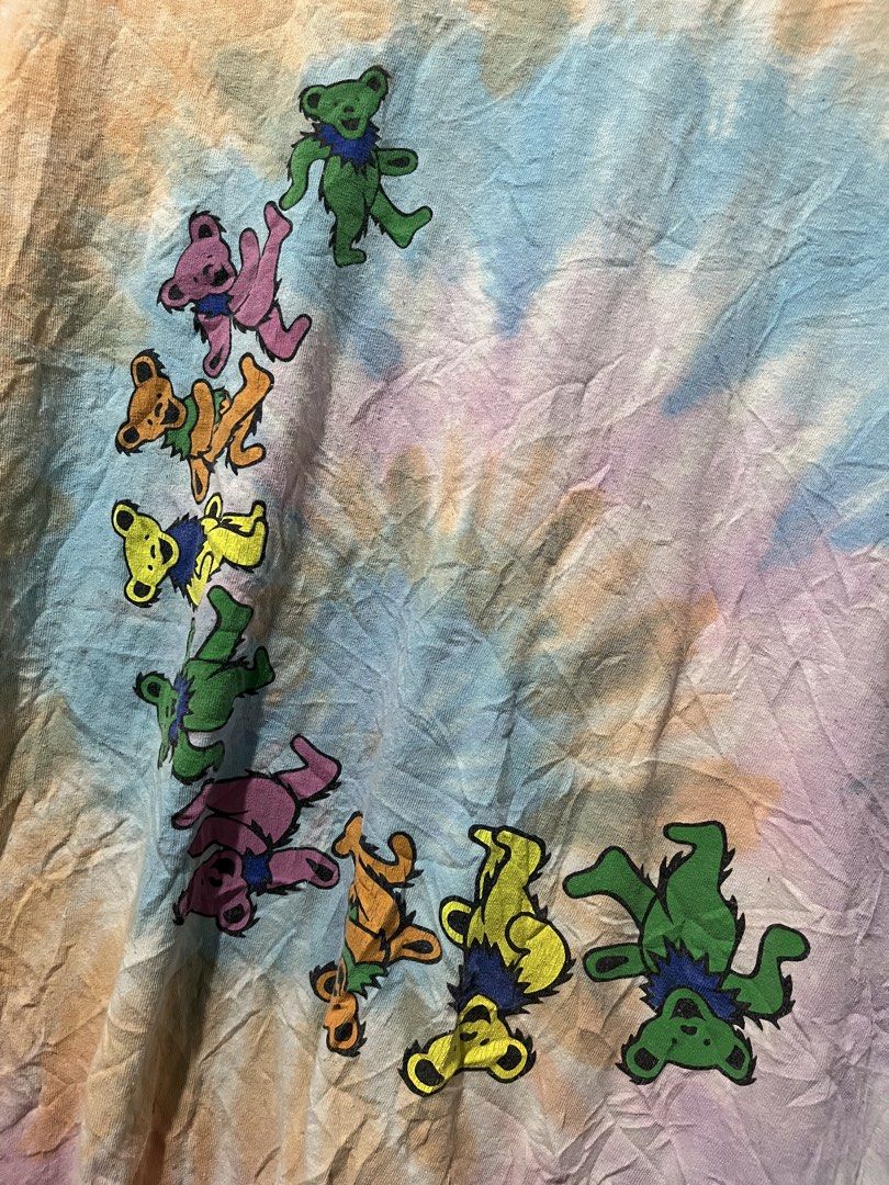 Grateful Dead Tie-Dye T-Shirt (Category: Tshirts & Polo Shirts ) located in Dagupan City. Submitted by aysuck (Listing ID 1425947400, Image 2). Description: - Grateful Dead Tie-Dye T-Shirt - Size: Large (29x23) - Features a vibrant tie-dye pattern. - Iconic dancing bears design..